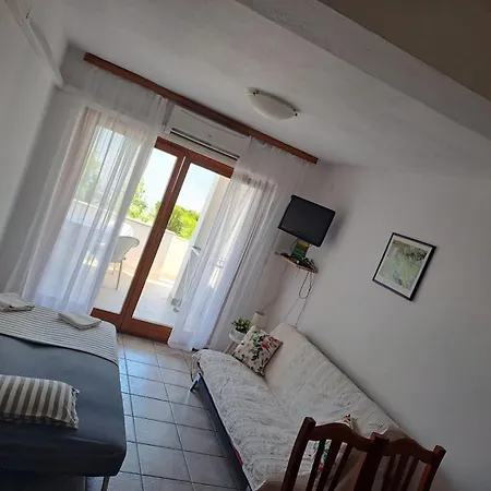 S Lijepim Pogledom * Punat