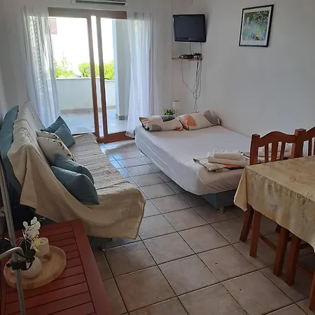 Apartman S Lijepim Pogledom *