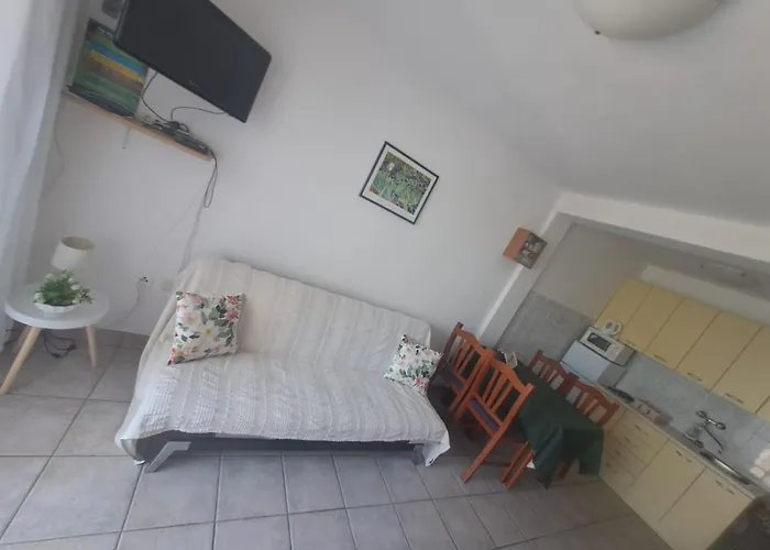 Apartman S Lijepim Pogledom *